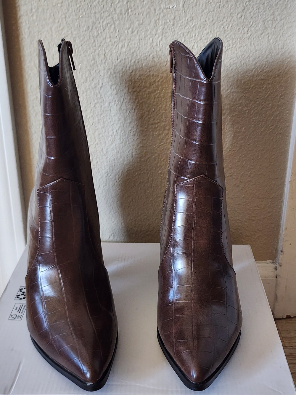 Lulus Eleora Brown Croc Western Boots Size 8